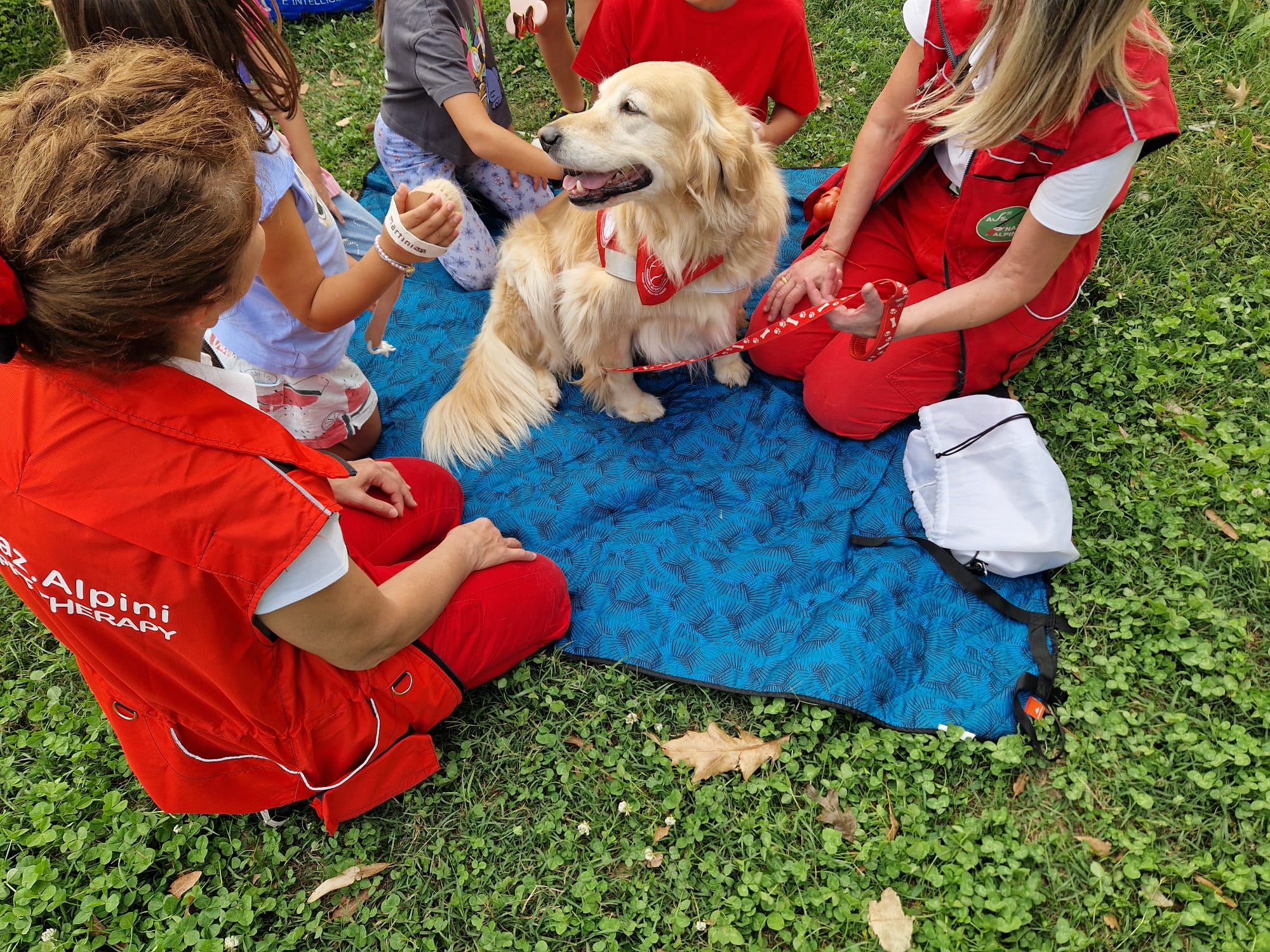 Grazia e Max si divertono con i bimbi